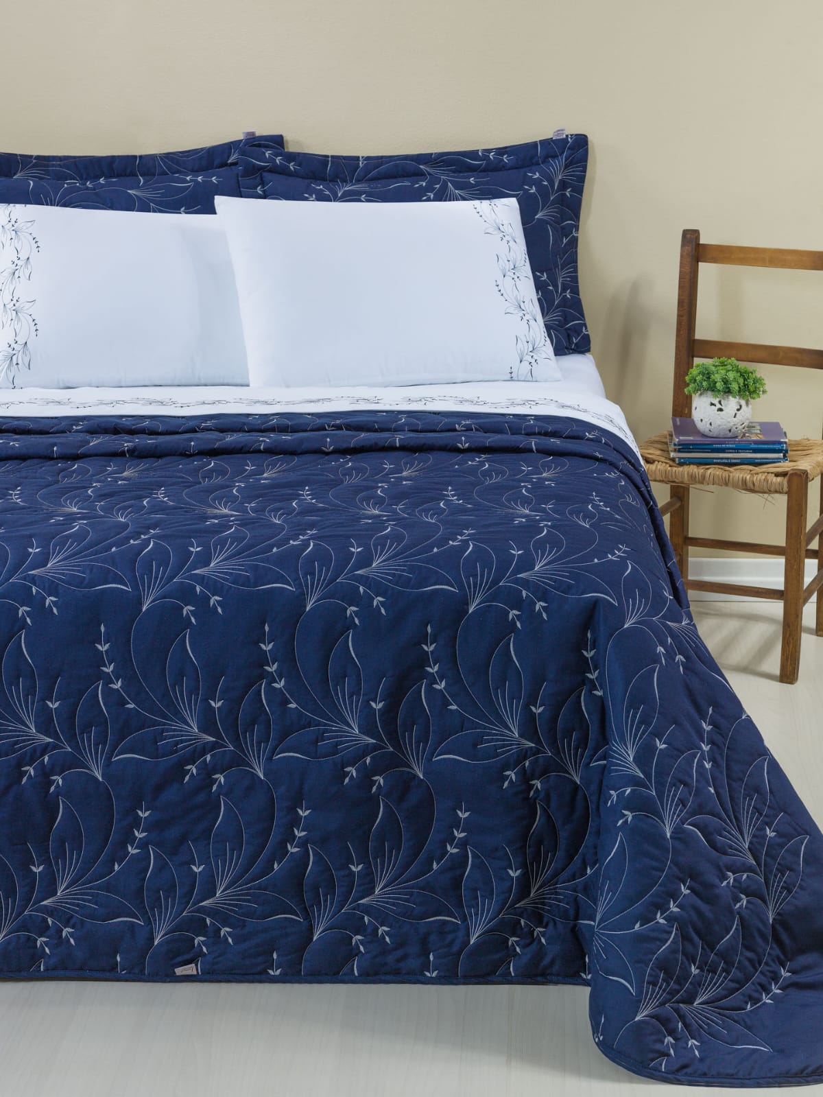 Cubre Cama Casal Juma – Elegancia y Confort 1 Cubre Cama Casal Juma – Elegancia y Confort
